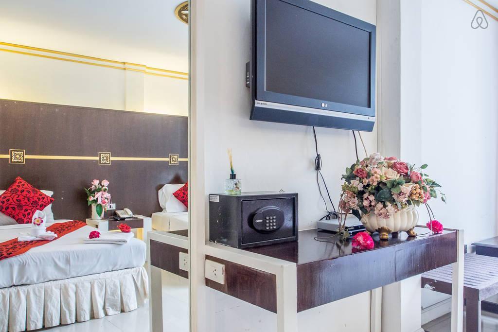 Khurana Inn Банкок Екстериор снимка